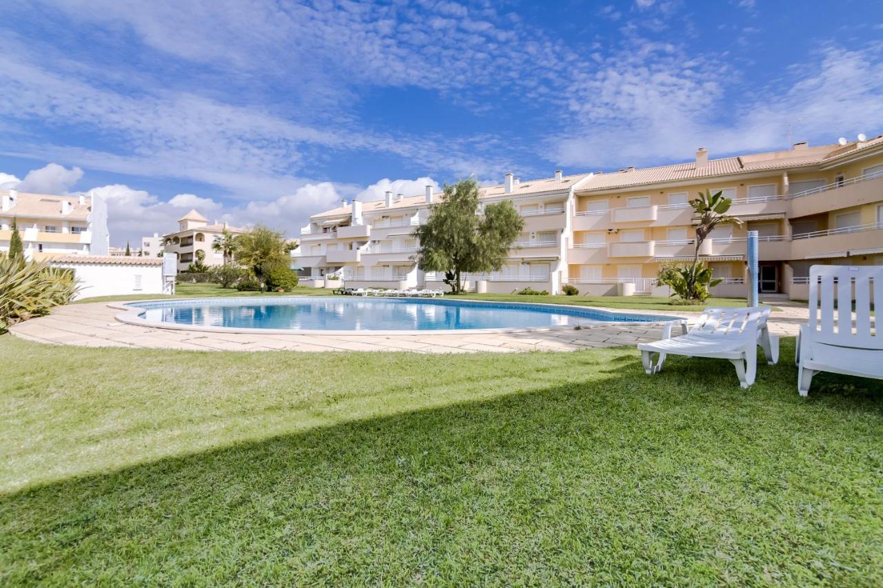 Amazing 1 Bedroom Apartment Near Marina Виламура Экстерьер фото