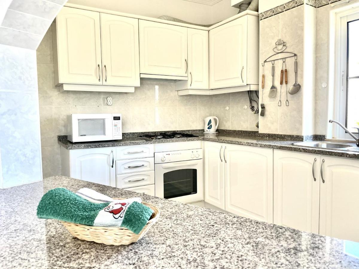 Amazing 1 Bedroom Apartment Near Marina Виламура Экстерьер фото